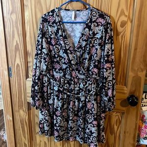 Xhiliration size XL long sleeve black dress